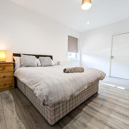 Cozy Central Apartments - With Private Kitchens & Bathrooms Portsmouth Exterior photo