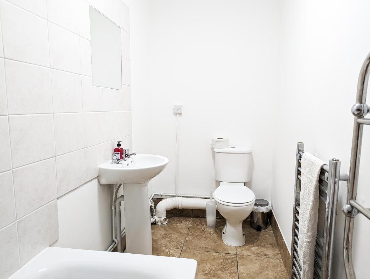 Cozy Central Apartments - With Private Kitchens & Bathrooms Portsmouth Exterior photo