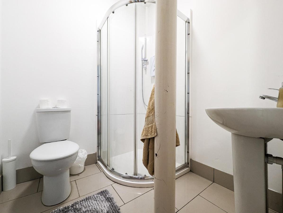 Cozy Central Apartments - With Private Kitchens & Bathrooms Portsmouth Exterior photo