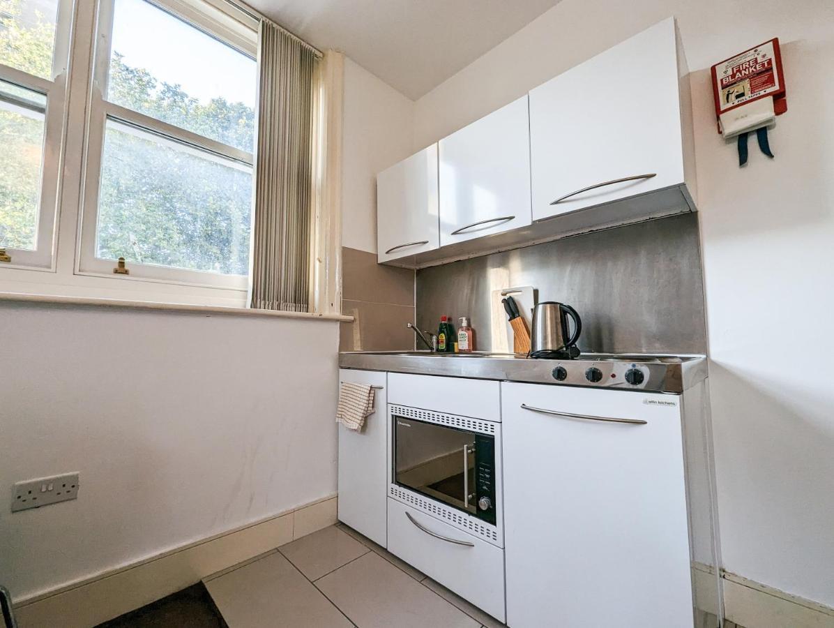 Cozy Central Apartments - With Private Kitchens & Bathrooms Portsmouth Exterior photo